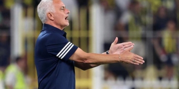jose-mourinhodan-beklenmedik-hareket-ilk-yari-dudugu-gelmeden-M7vsjb7w.jpg