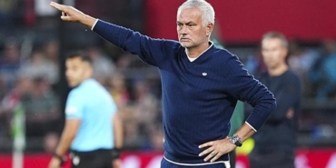 jose-mourinhodan-surpriz-feyenoord-maci-karari-dNY8z1TG.jpg