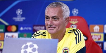 mourinho-sadece-kovulma-tazminatlarindan-115-milyon-euro-kazandi-tazminator-diye-lakap-takildi-WVxyFcgY.jpg
