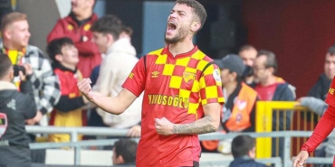 romulo-alman-devine-gidiyor-bonservis-bedeli-dudak-ucuklatti-Wx83CHAO.jpg
