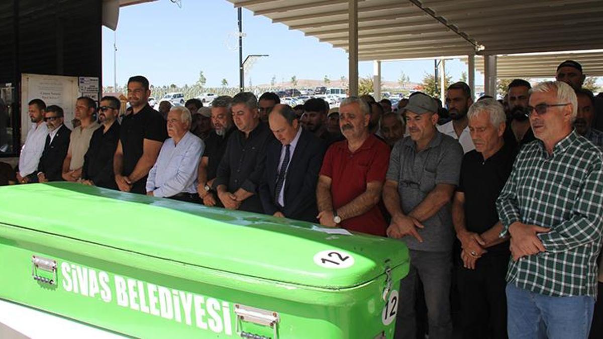 taha-akgulun-dedesi-son-yolculuguna-ugurlandi-AVlcKesD.jpg