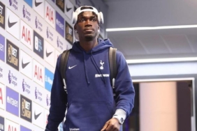 tottenham-resmen-acikladi-bissoumaya-sok-cljEEmmW.jpg