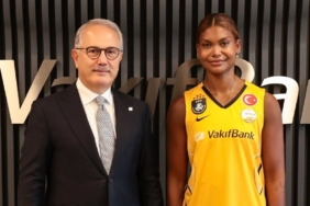 vakifbank-kadin-voleybol-takimi-brezilyali-oyuncu-lorenne-teixeirayi-kadrosuna-katti-k3RfnYnG.jpg