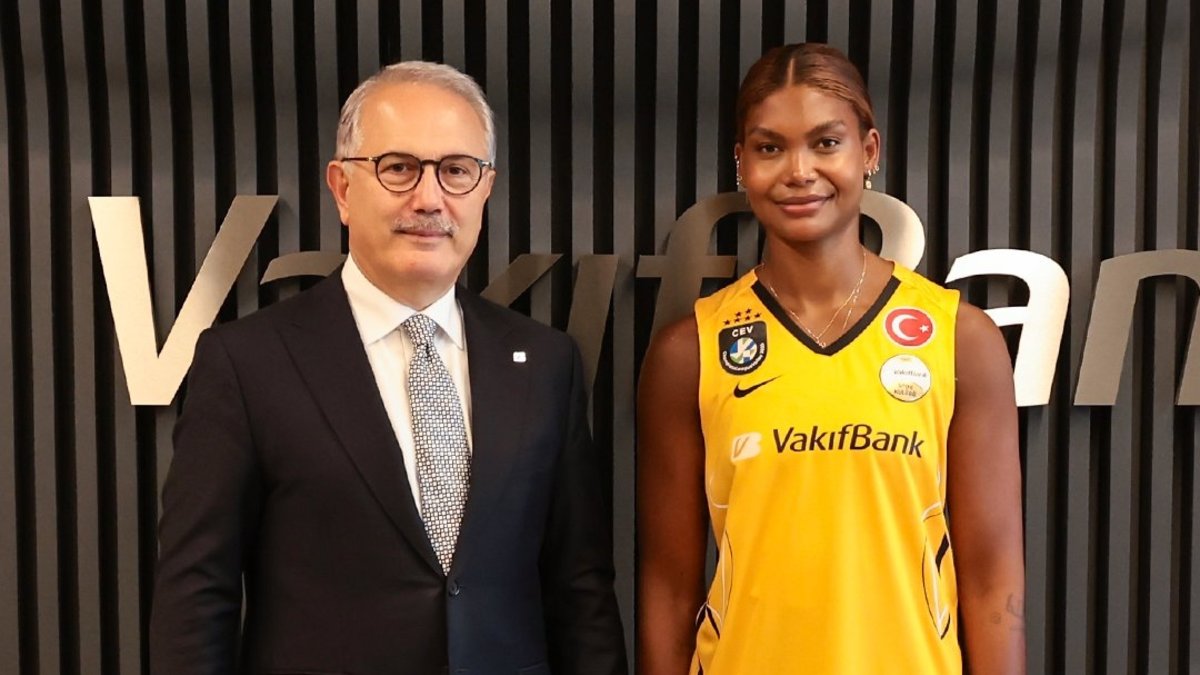 vakifbank-kadin-voleybol-takimi-brezilyali-oyuncu-lorenne-teixeirayi-kadrosuna-katti-k3RfnYnG.jpg