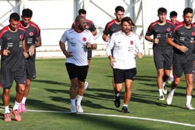 a-milli-futbol-takimi-ispanya-maci-hazirliklarina-basladi-kjmDGwff.jpg