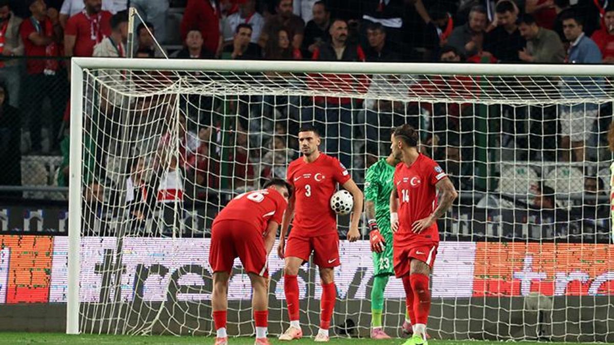 a-milli-takim-icin-kritik-ekim-ayi-dikkat-ceken-detay-Hy1kpkR7.jpg