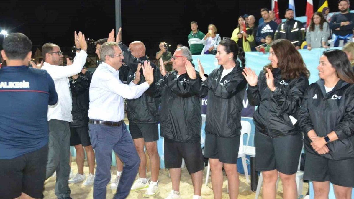 ayvalikta-duzenlenen-2025-plaj-voleybolu-dunya-turu-sona-erdi-Hbw9vlCn.jpg