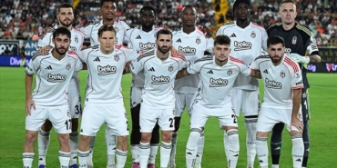besiktasta-yaprak-dokumu-ernest-mucinin-ardindan-iki-ayrilik-daha-MA5ASIFc.jpg