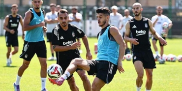 besiktasta-yeni-transfer-cerny-ve-gokhan-sazdagi-ilk-antrenmanina-cikti-JdTylnbQ.jpg