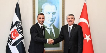 gokhan-sazdagi-resmen-besiktasta-iste-forma-numarasi-QpHtRpXt.jpg