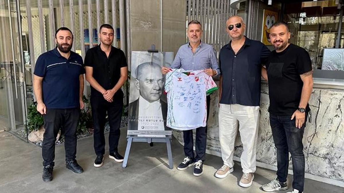 karsiyaka-voleybola-lker-ergullu-sponsor-oldu-Nk2iOPvp.jpg