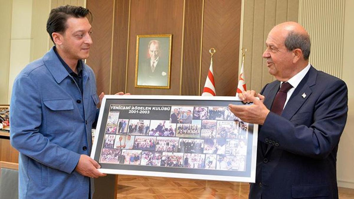 mesut-ozilden-fifa-ve-uefaya-kktc-cagrisi-kktcli-sporculara-uygulanan-ambargo-kalkmali-U662ZRCs.jpg