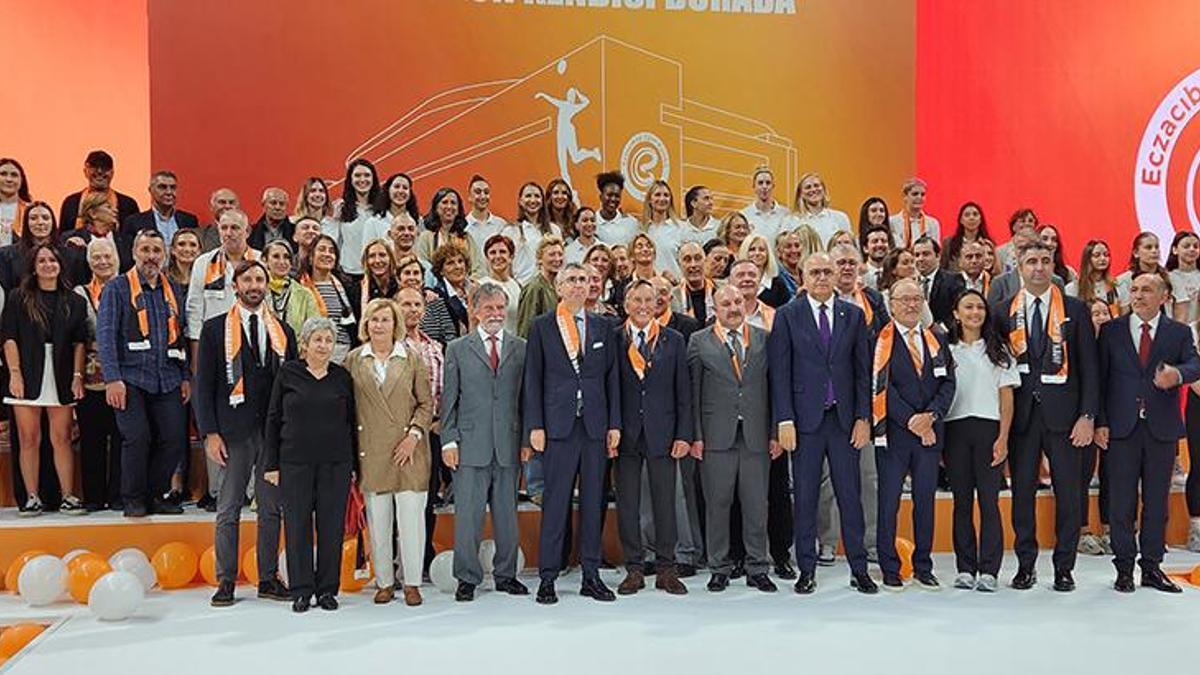 eczacibasi-spor-kulubu-yeni-salonuna-kavustu-gycNER7m.jpg