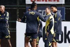 fenerbahce-samsunspor-macina-hazir-idmanda-ertan-torunogullari-ve-devin-ozek-surprizi-MtZhqH6I.jpg