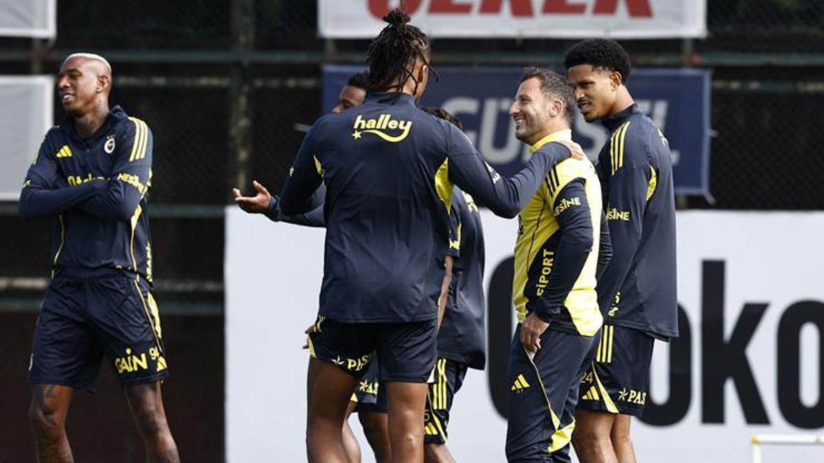 fenerbahce-samsunspor-macina-hazir-idmanda-ertan-torunogullari-ve-devin-ozek-surprizi-MtZhqH6I.jpg