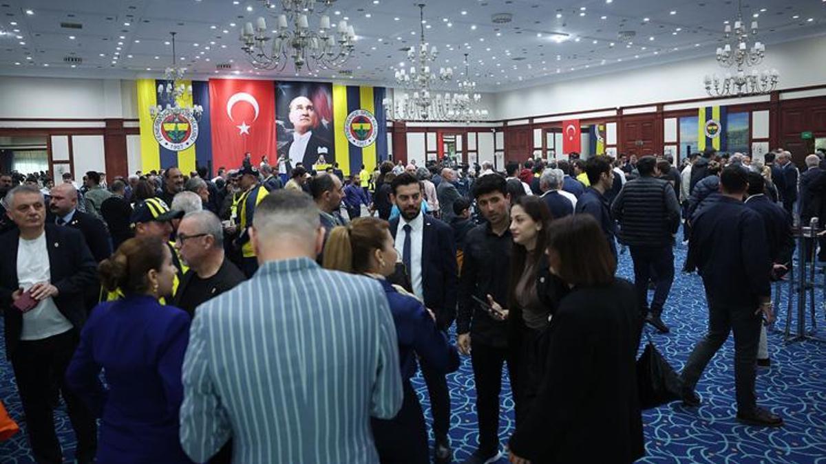 fenerbahcede-divan-kurulu-toplantisinin-tarihi-belli-oldu-1JlmHpk8.jpg