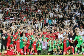 karsiyaka-5te-5-icin-sahada-cB6yxejy.jpg